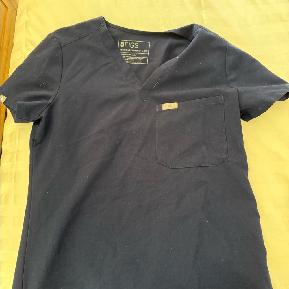 Figs Catarina One-Pocket Scrub Top | Women’s XXS | Navy